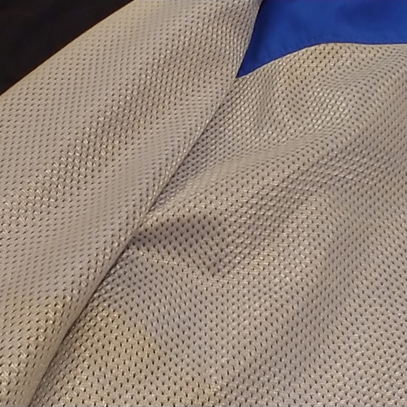 Oversized Colorblock Windbreaker by JAMMIN - Picture 4 of 4